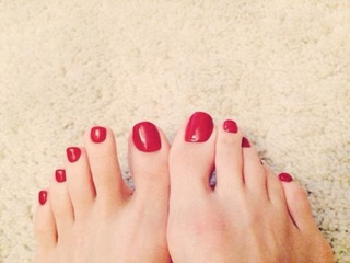 Maggy feet photo thumbnail