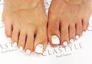 Maggy feet photo thumbnail