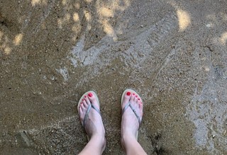 Maggy feet photo thumbnail