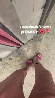 Maggy feet photo thumbnail