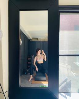 Maggy feet photo thumbnail