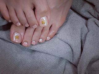 Maggy feet photo thumbnail