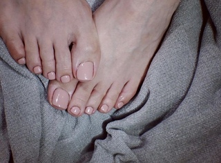 Maggy feet photo thumbnail