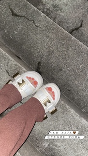 Maggy feet photo thumbnail