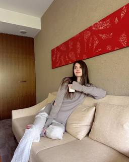 Maggy feet photo thumbnail