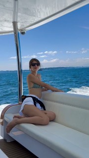 Maggy feet photo thumbnail