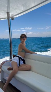 Maggy feet photo thumbnail
