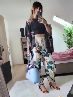 Maghla feet photo thumbnail