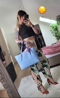 Maghla feet photo thumbnail