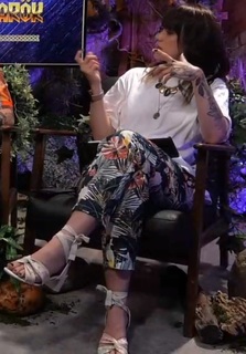 Maghla feet photo thumbnail