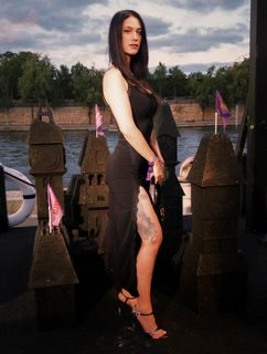 Maghla feet photo thumbnail