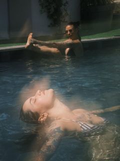 Maghla feet photo thumbnail