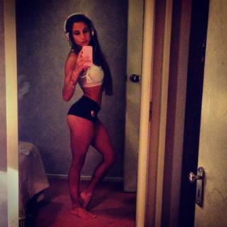 Magui Bravi feet photo thumbnail