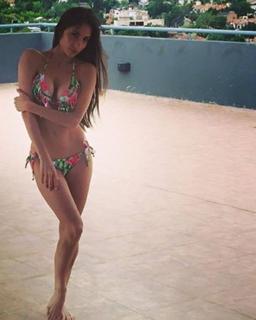 Magui Bravi feet photo thumbnail