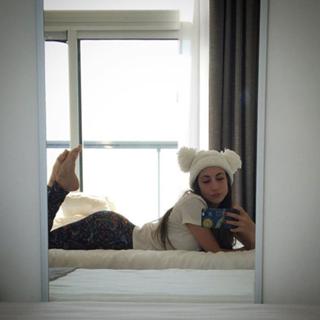 Magui Bravi feet photo thumbnail