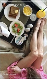 Magui Bravi feet photo thumbnail