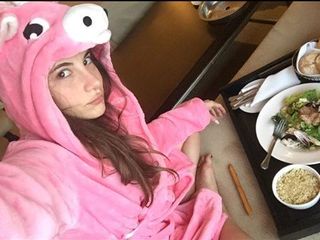 Magui Bravi feet photo thumbnail