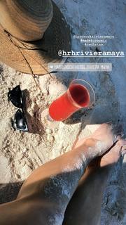 Magui Bravi feet photo thumbnail