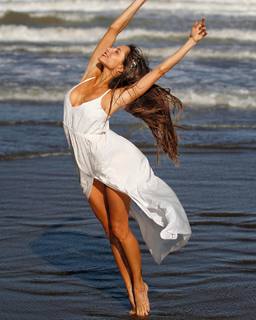 Magui Bravi feet photo thumbnail