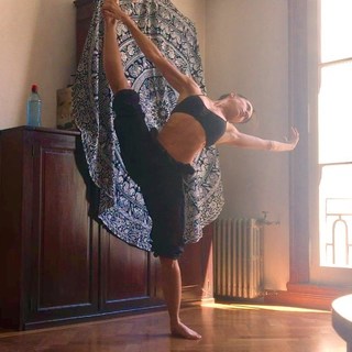 Magui Bravi feet photo thumbnail