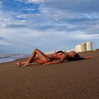 Magui Bravi feet photo thumbnail