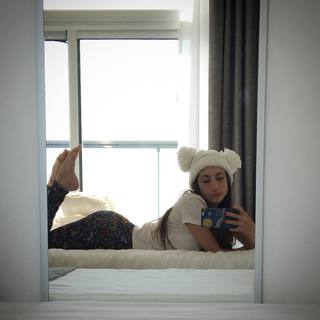 Magui Bravi feet photo thumbnail