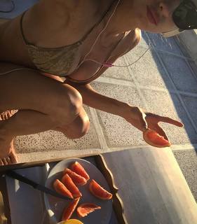 Magui Bravi feet photo thumbnail