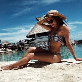 Magui Bravi feet photo thumbnail