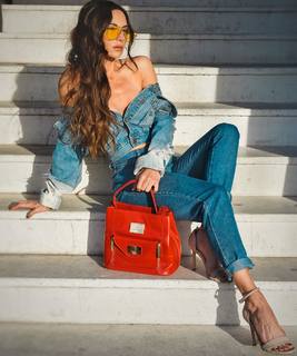 Magui Bravi feet photo thumbnail