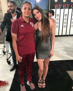 Magui Bravi feet photo thumbnail