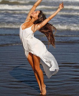 Magui Bravi feet photo thumbnail