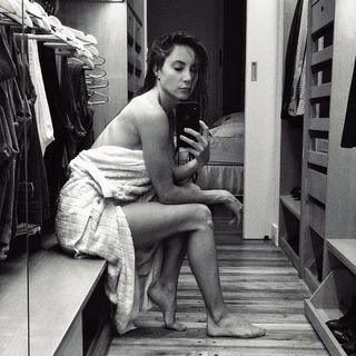 Magui Bravi feet photo thumbnail