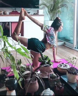 Magui Bravi feet photo thumbnail