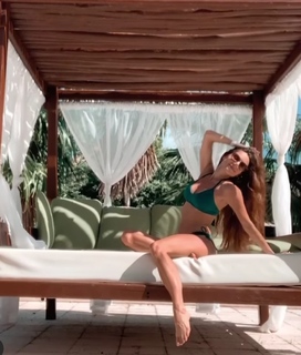 Magui Bravi feet photo thumbnail