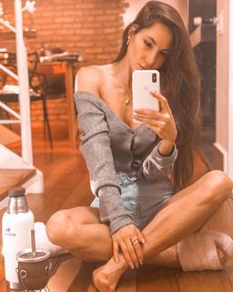 Magui Bravi feet photo thumbnail