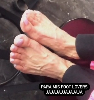 Magui Bravi feet photo thumbnail