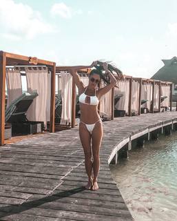 Magui Bravi feet photo thumbnail