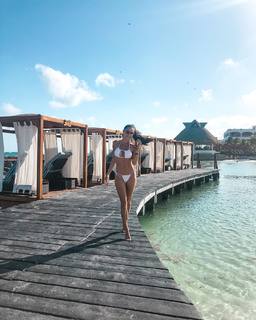 Magui Bravi feet photo thumbnail