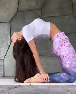 Magui Bravi feet photo thumbnail