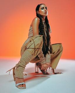 Magui Bravi feet photo thumbnail