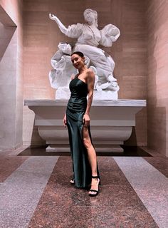 Magui Bravi feet photo thumbnail