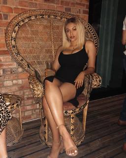 Mahalia Burkmar feet photo 2