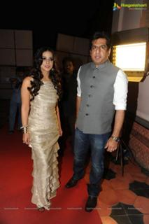 Mahie Gill feet photo thumbnail