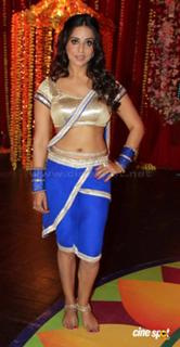 Mahie Gill feet photo thumbnail
