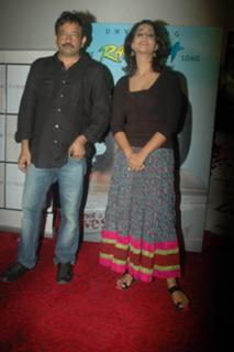 Mahie Gill feet photo thumbnail