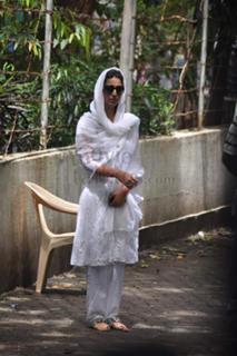 Mahie Gill feet photo thumbnail