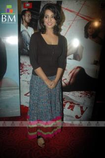 Mahie Gill feet photo thumbnail