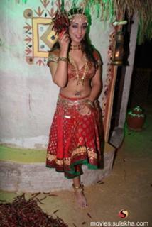 Mahie Gill feet photo thumbnail