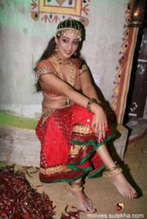 Mahie Gill feet photo thumbnail