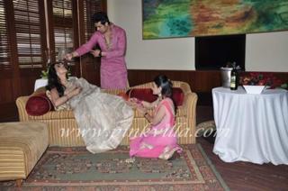 Mahie Gill feet photo thumbnail